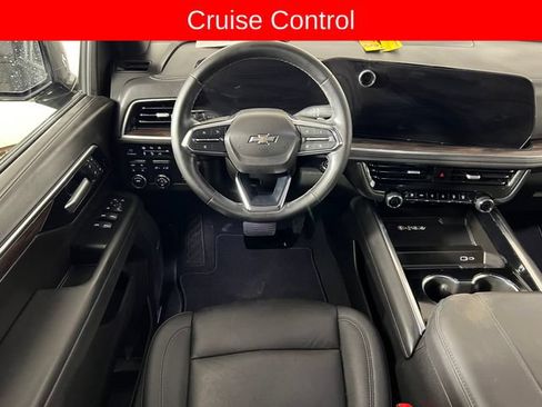 Used 2025 Chevrolet Suburban Z71 w/ Comfort Package AWD/4WD image 15