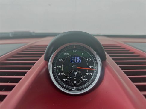 Used 2013 Porsche 911 Carrera 4S image 33