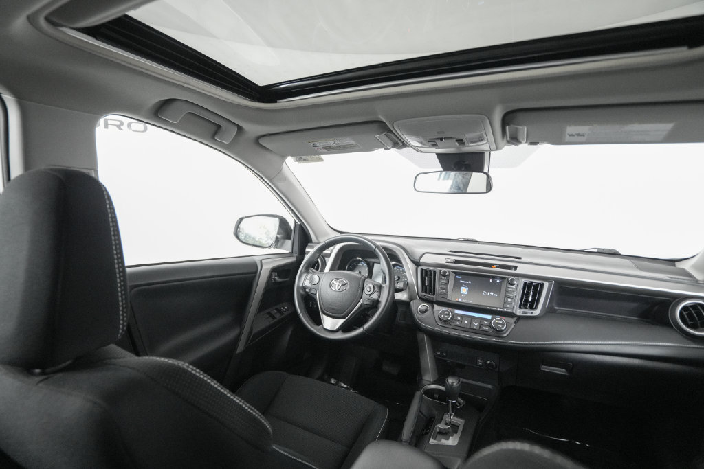 Used 2016 Toyota RAV4 XLE w/ Convenience Package AWD/4WD image 16