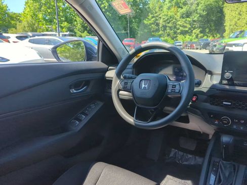 Used 2023 Honda Accord EX image 30