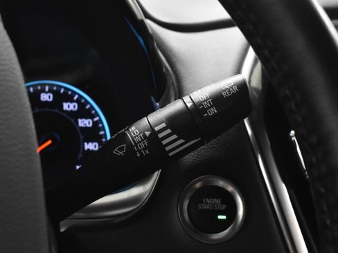 Used 2022 Chevrolet Traverse RS FWD image 17