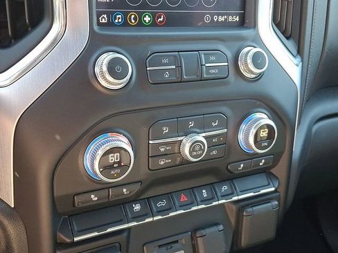 Used 2020 GMC Sierra 2500 SLE w/ SLE Convenience Package AWD/4WD image 18