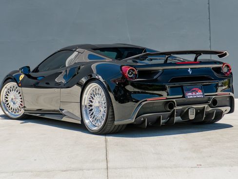 Used 2018 Ferrari 488 Spider RWD image 11
