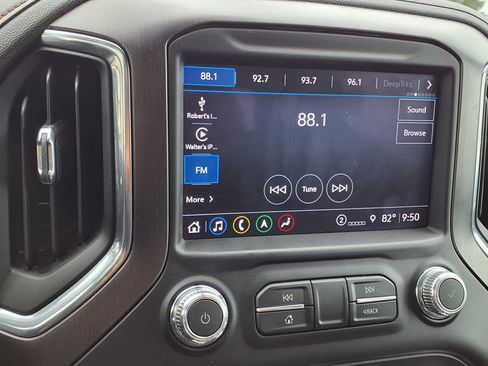 Used 2022 GMC Sierra 2500 AT4 w/ AT4 Preferred Package AWD/4WD image 27