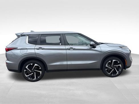 Used 2022 Mitsubishi Outlander SE FWD image 6