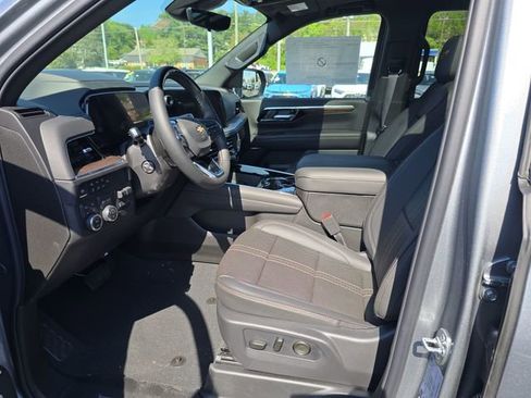 New 2026 Chevrolet Suburban High Country AWD/4WD image 13