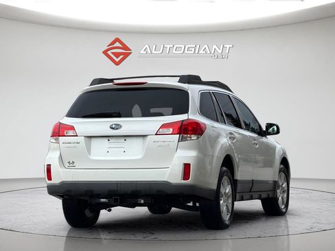 Used 2011 Subaru Outback 2.5i Premium image 11