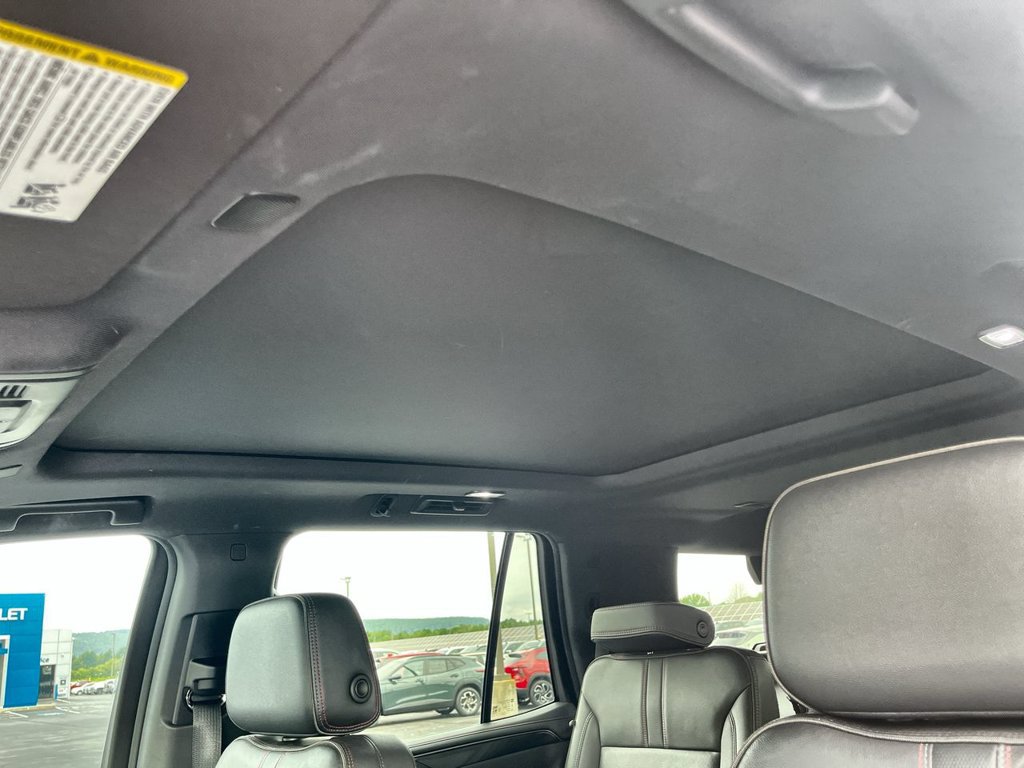 Used 2022 Chevrolet Tahoe RST w/ Luxury Package AWD/4WD image 19