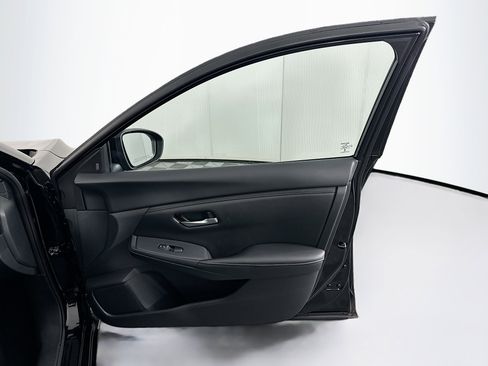 Used 2025 Nissan Sentra SV image 29