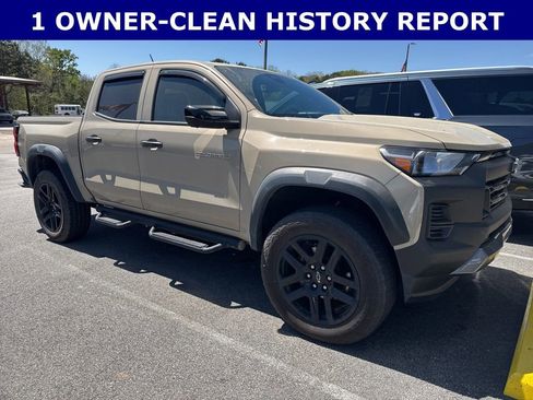 Used 2024 Chevrolet Colorado Trail Boss w/ Technology Package image 2