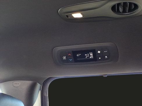 Used 2020 Chrysler Pacifica Touring-L Plus w/ S Appearance Package image 31