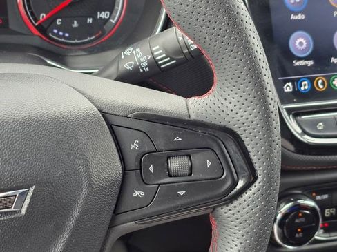 Used 2022 Chevrolet TrailBlazer RS w/ Technology Package FWD image 26
