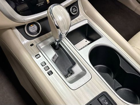 Used 2018 Nissan Murano SL w/ Moonroof Package image 18