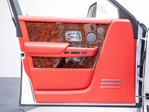 Used 2019 Rolls-Royce Phantom Sedan RWD image 7