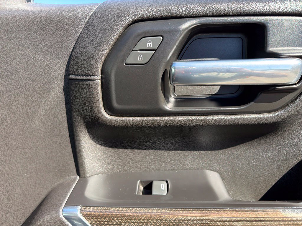 Used 2020 Chevrolet Silverado 1500 RST AWD/4WD image 15
