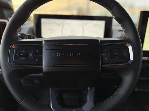 Certified 2025 GMC Hummer EV 2X image 17
