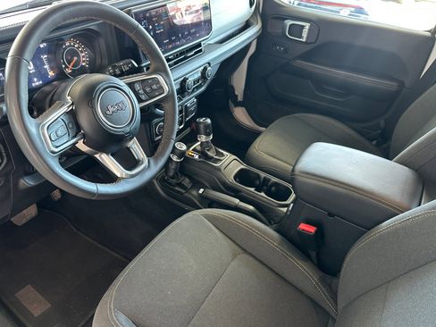 Certified 2024 Jeep Wrangler Sahara image 10