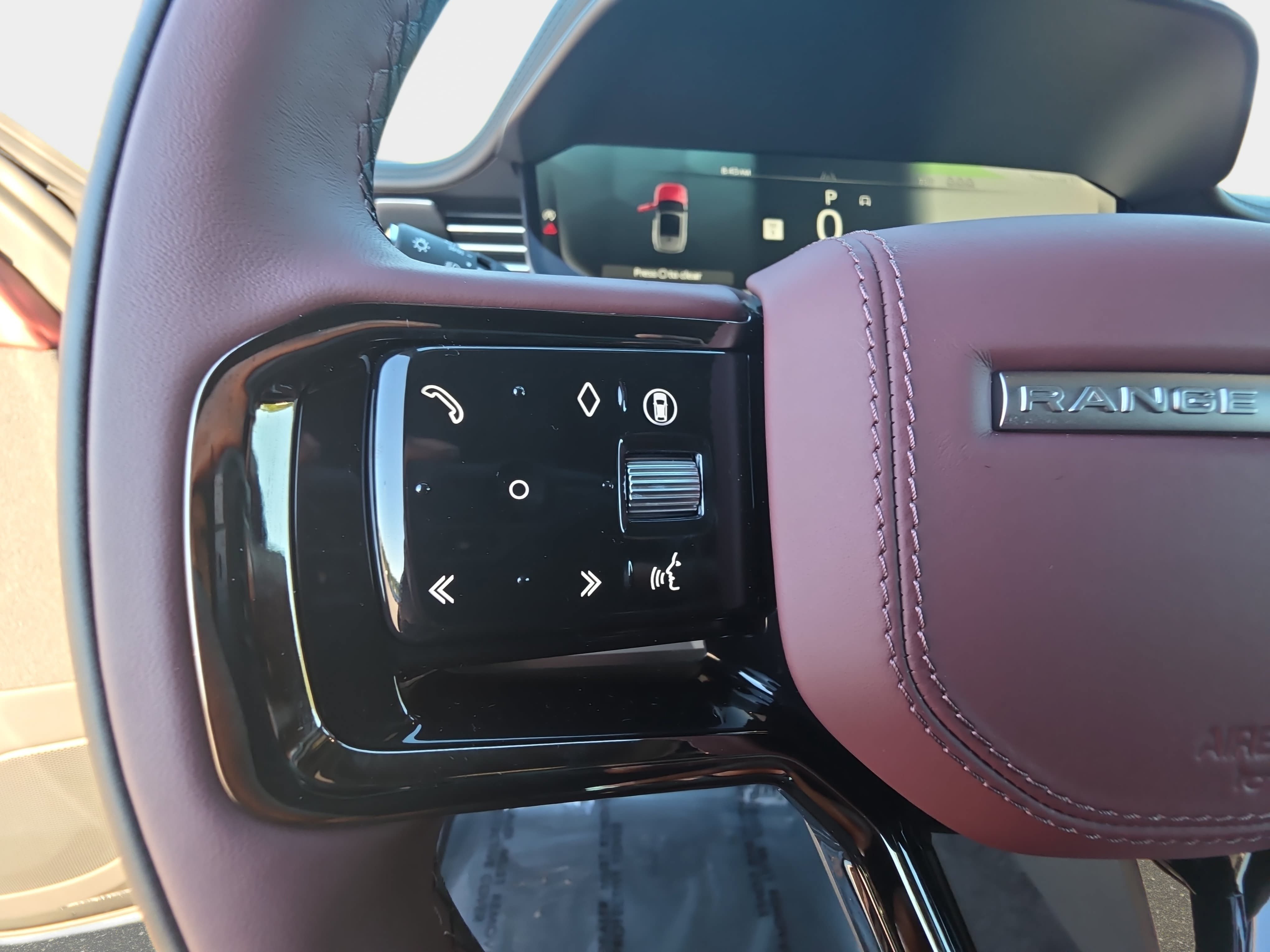 New 2027 Land Rover Range Rover Sport Dynamic SE AWD/4WD image 17