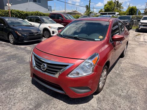 Used 2016 Nissan Versa SV FWD image 3