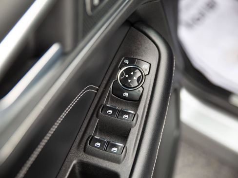 Used 2024 Ford Edge Titanium image 19