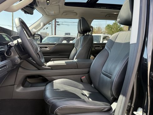 Certified 2025 INFINITI QX80 Sensory image 12