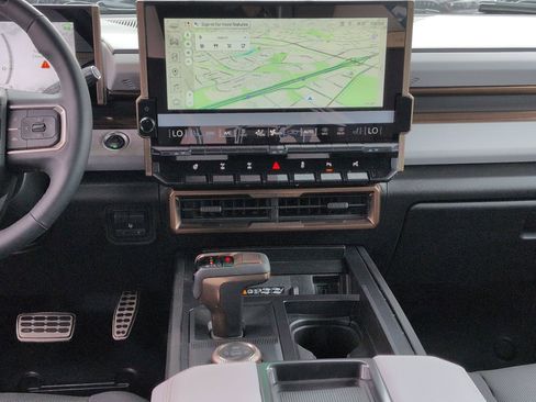 Used 2024 GMC Hummer EV 3X w/ Extreme Off-Road Package AWD/4WD image 28
