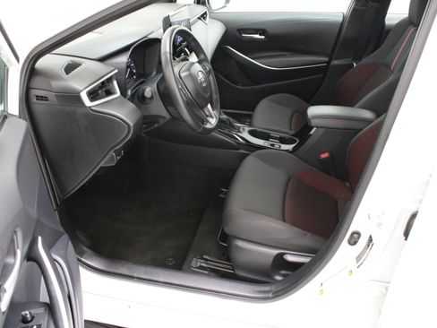 Used 2025 Toyota Corolla SE FWD image 14