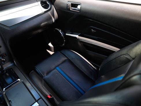 Used 2010 Ford Mustang GT image 27