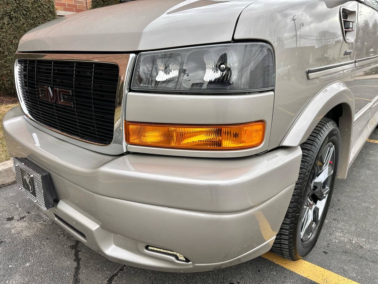 Used 2023 GMC Savana 2500 RWD image 10