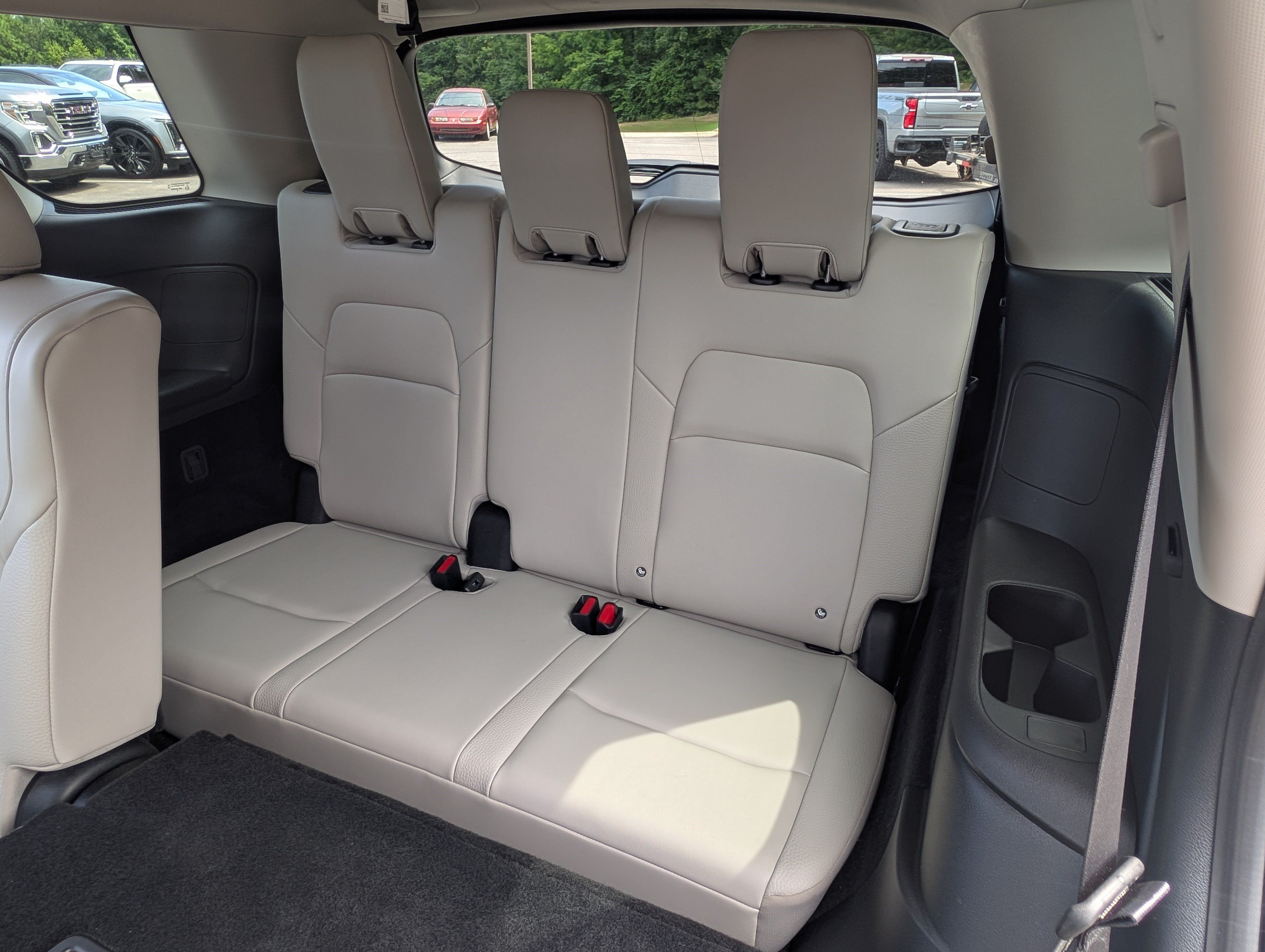 Used 2025 Nissan Pathfinder SL AWD/4WD image 18
