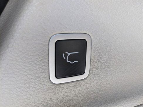 Used 2020 Chrysler Pacifica Touring-L Plus image 11