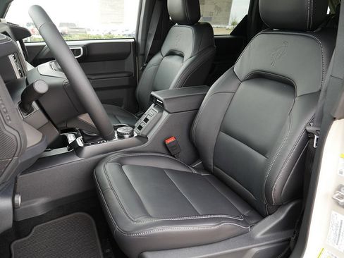 New 2026 Ford Bronco Outer Banks AWD/4WD image 13