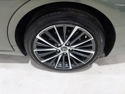 Used 2025 Lexus ES 300h w/ Premium Package FWD image 35