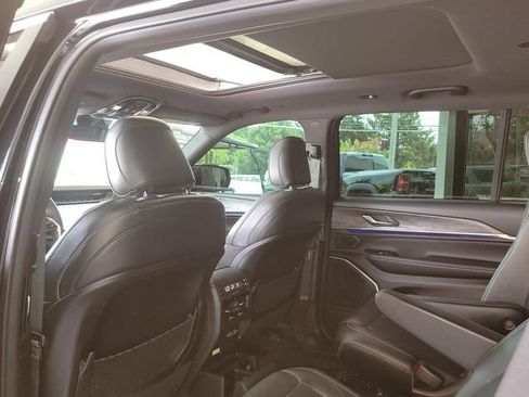 Certified 2023 Jeep Grand Cherokee L Overland AWD/4WD image 10