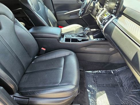 Used 2021 Kia Sorento S FWD image 13