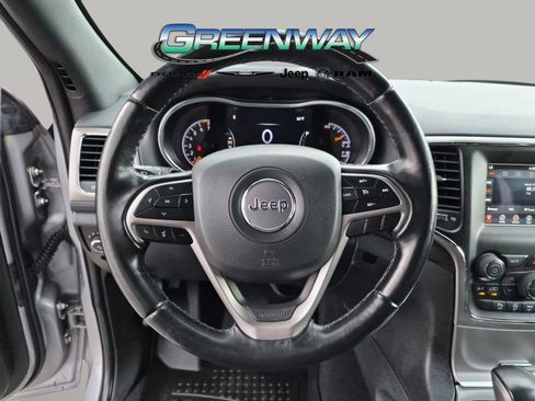 Used 2020 Jeep Grand Cherokee Laredo AWD/4WD image 23