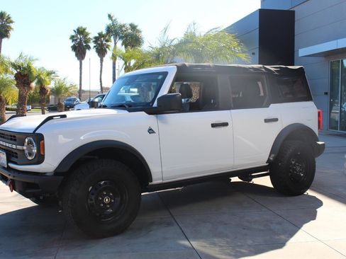 Used 2021 Ford Bronco Black Diamond image 5