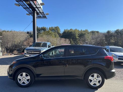 Used 2015 Toyota RAV4 LE image 1
