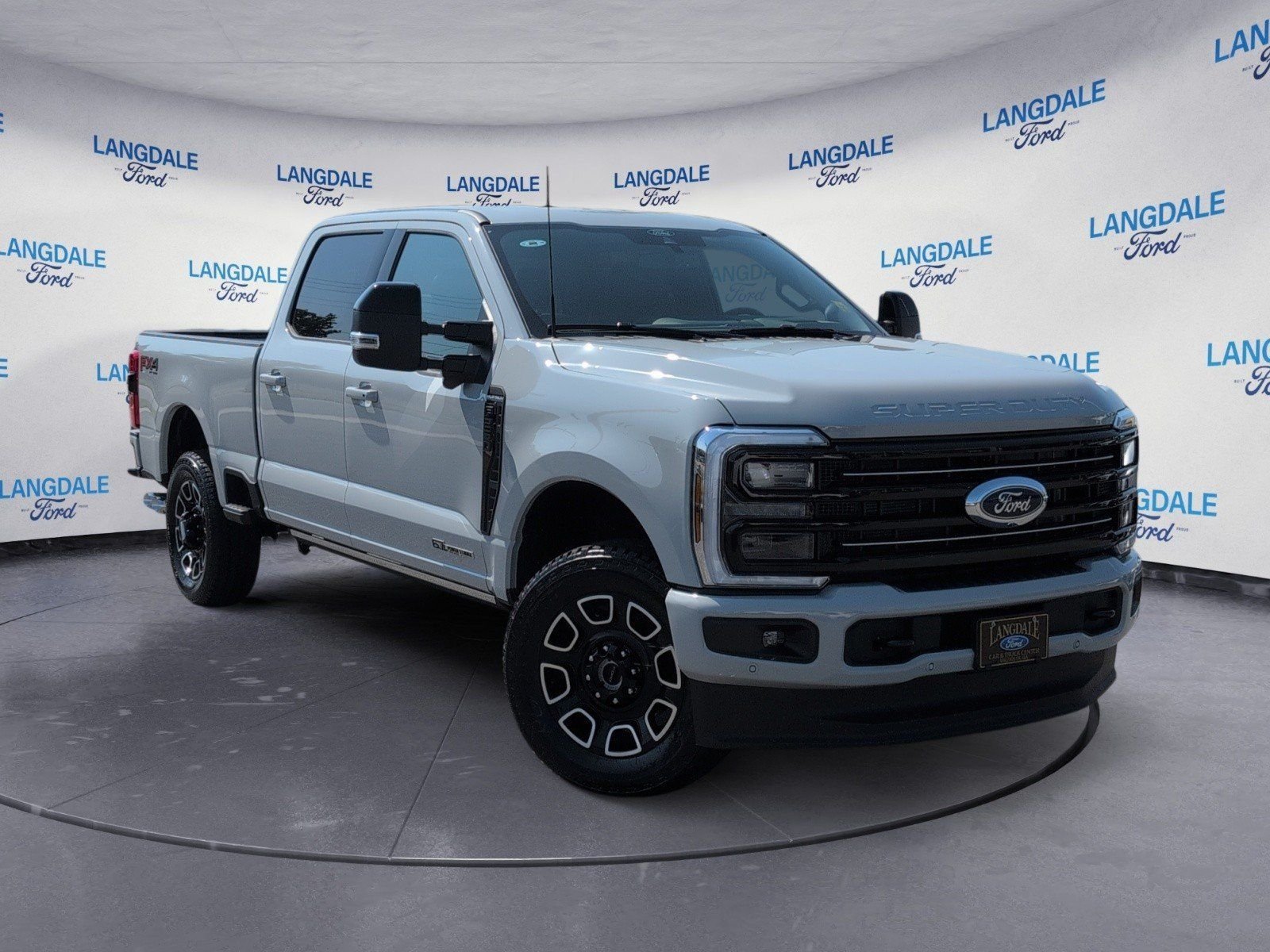 New 2026 Ford F250 Platinum w/ FX4 Off-Road Package AWD/4WD image 2