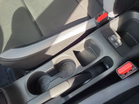 New 2025 Nissan Versa S w/ Trunk Package FWD image 22