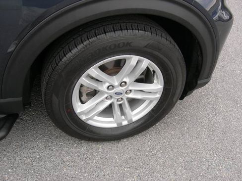 Used 2023 Ford Explorer XLT w/ Equipment Group 202A AWD/4WD image 9