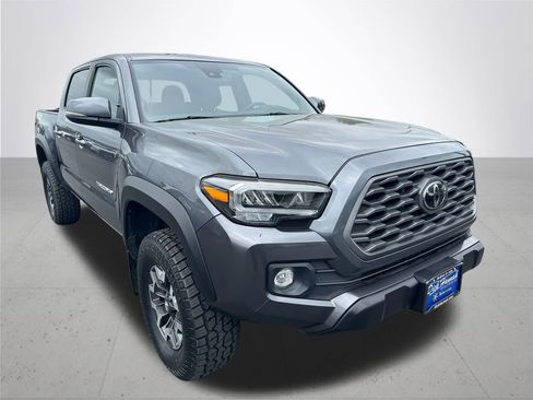 Used 2021 Toyota Tacoma TRD Off-Road w/ Technology Package AWD/4WD image 5