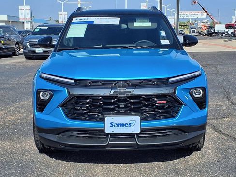 Used 2025 Chevrolet TrailBlazer RS w/ Driver Confidence Package FWD image 2