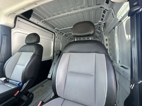 Used 2026 RAM ProMaster 2500 w/ Convenience Group FWD image 31
