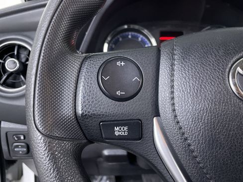 Used 2018 Toyota Corolla LE FWD image 24