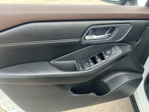 Used 2023 Nissan Rogue SV w/ SV Premium Package AWD/4WD image 7