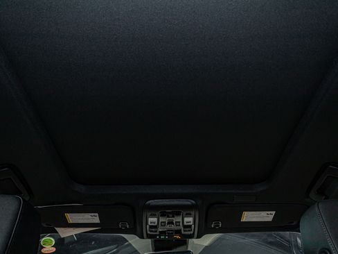 Used 2026 Chevrolet Suburban Z71 w/ Comfort Package AWD/4WD image 18