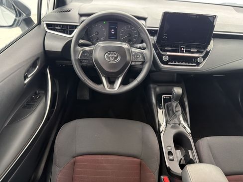 Used 2025 Toyota Corolla SE FWD image 4