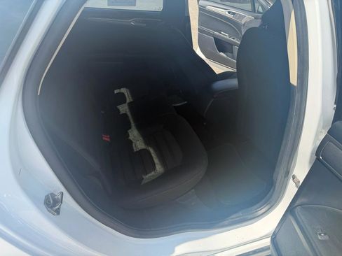 Used 2018 Ford Fusion SE FWD image 14
