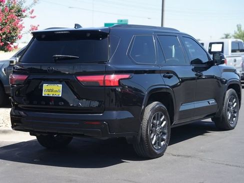 Used 2024 Toyota Sequoia Platinum AWD/4WD image 6